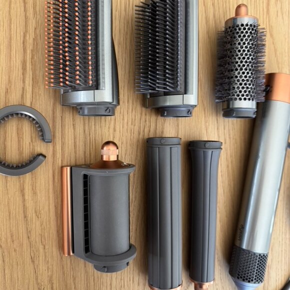 Dyson Airwrap - Picture 4 of 12